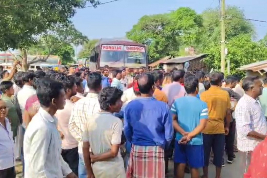 Elderly man killed by reckless car in Bankura, locals protest by blocking road