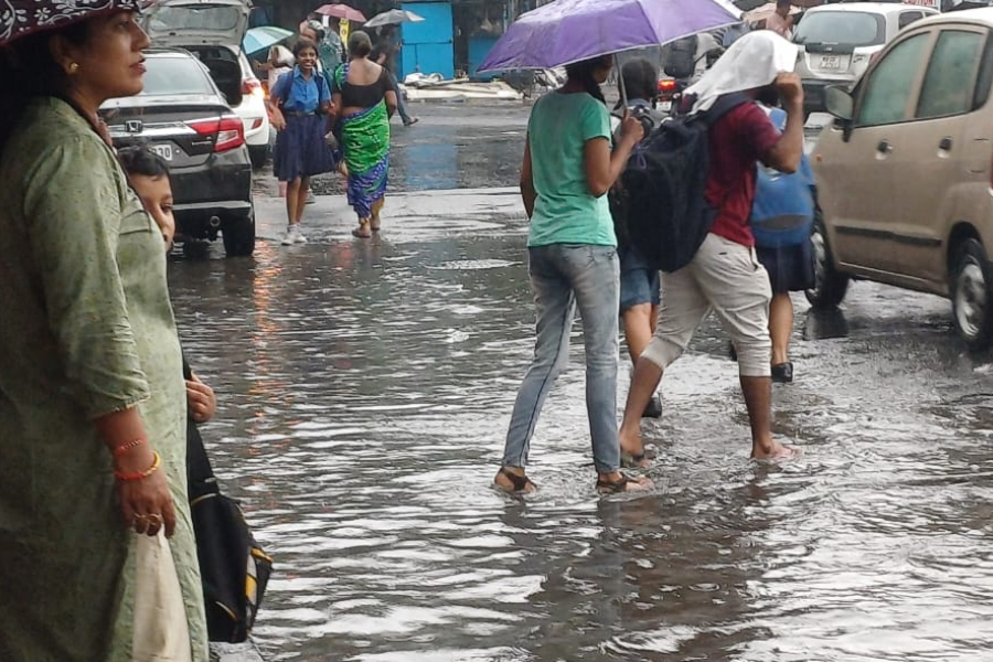 A vast area of ​​College Street-Suryasen Street is submerged in water.