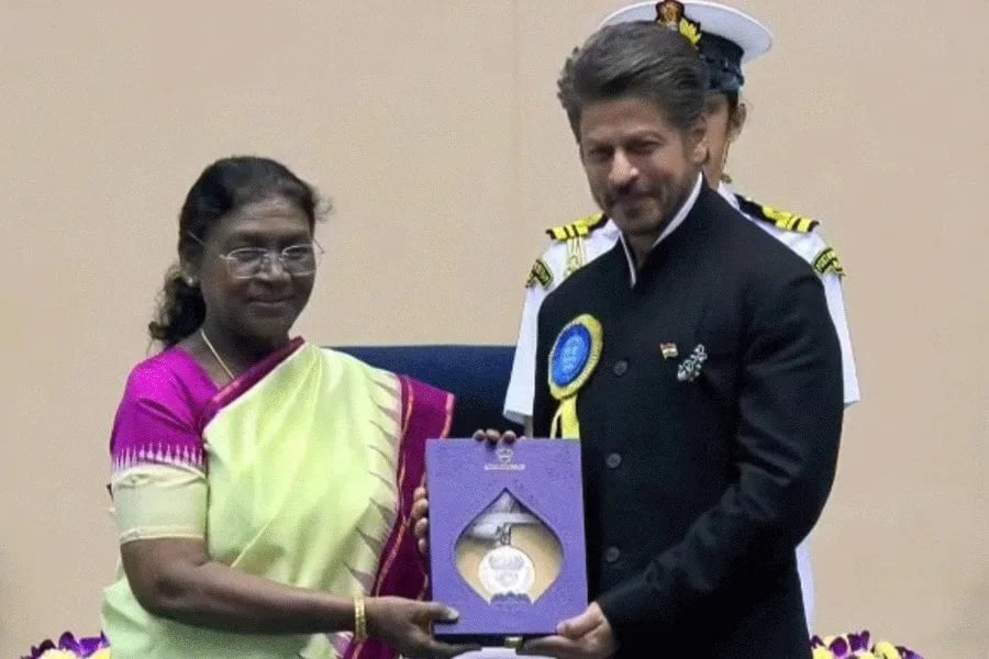 The Bollywood Badshah won the National Award for Best Actor for the first time in his 33-year acting career.