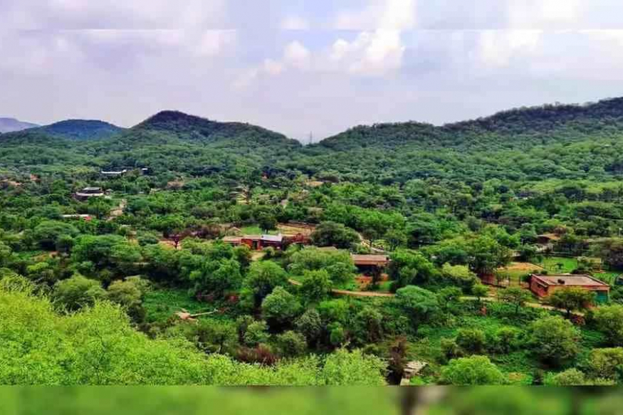 The Central Government has clarified the controversy that has arisen after the Supreme Court's verdict on the Aravalli Range.