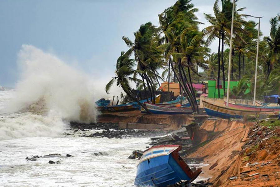 It is likely to make landfall between Kalingapatnam and Machilipatnam, near Palem or Amlapuram coasts