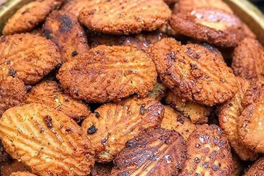 Kolkata also joins in the celebration. At such times, how the mind keeps on yearning