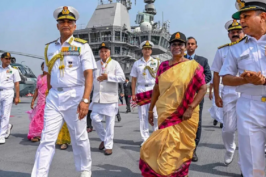 Historic! Unprecedented! Incomparable! These words are probably not enough for Draupadi Murmu, the head of the country's armed forces