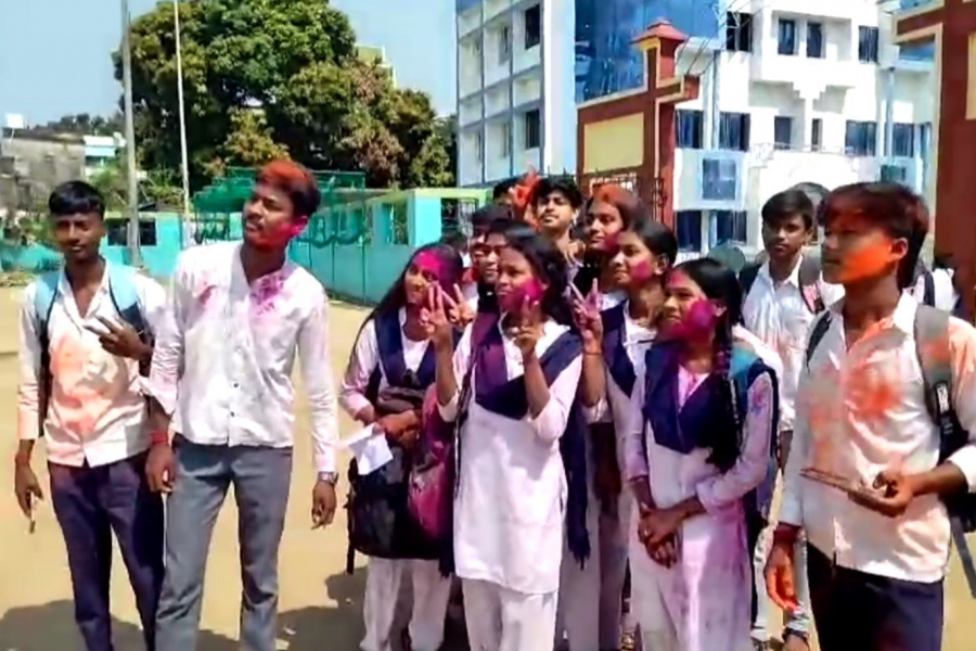 ARAMBAG-SCHOOL-WESTBENGAL-STUDENT-TEACHER