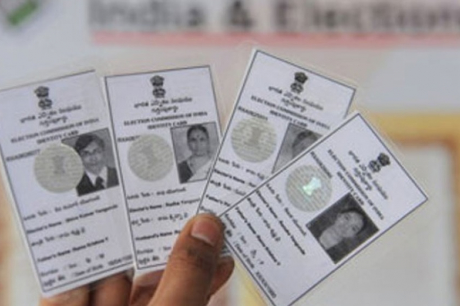 Couple votes in two countries at once! As soon as the news came out, they went missing
