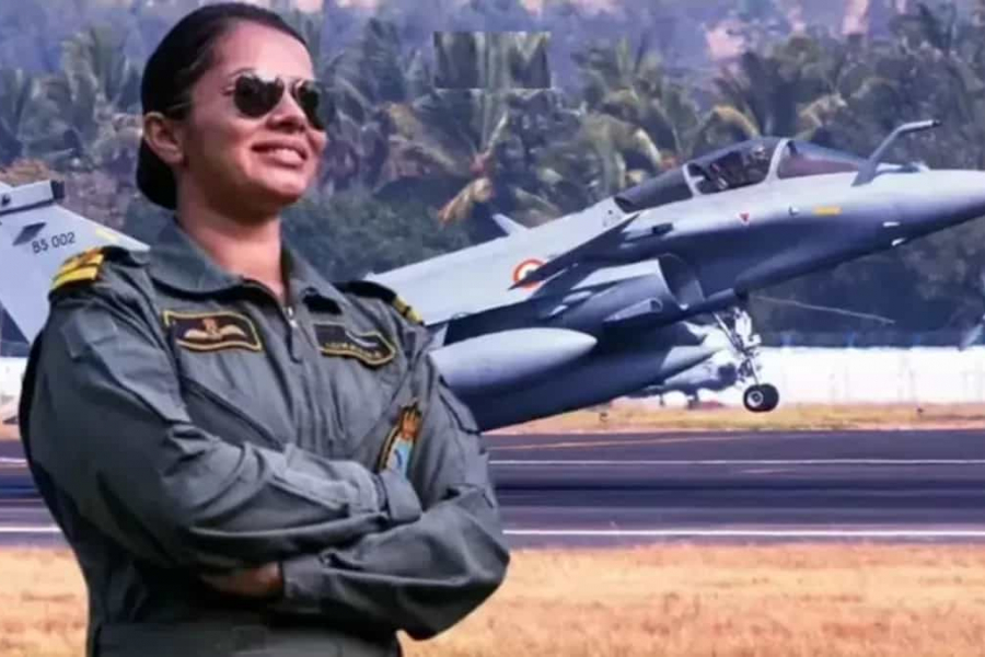 President Draupadi Murmu took to the skies in a Rafale fighter jet. Wing Commander Shivangi Singh