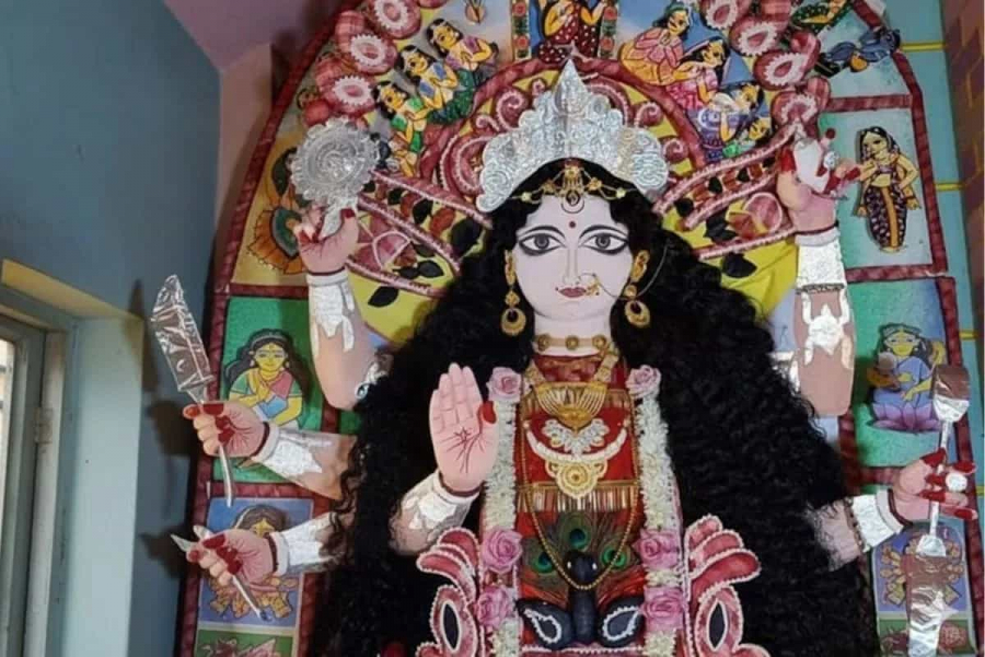 Jagaddhatri Puja 2025 in Chandannagar and Chunchura means a festival of lights, crowds and arts.