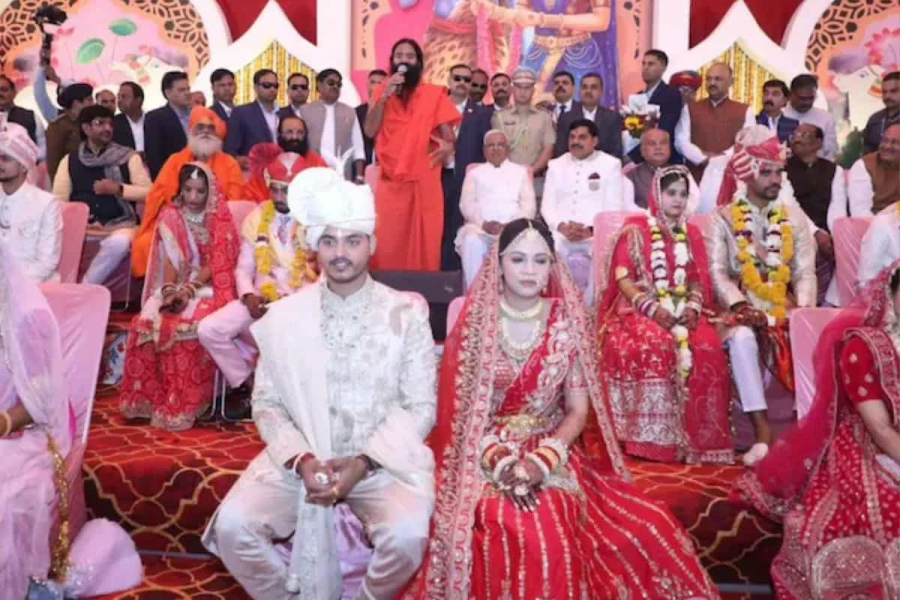 Nowadays, weddings are all about pomp, glitter and huge expenses, but a completely different picture is emerging