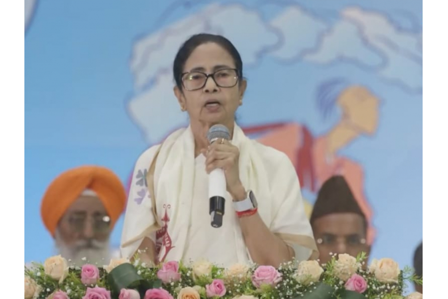 Shardiya donation increased by 1 lakh 10 thousand, Mamata 'gifts' to committees during Durga Puja