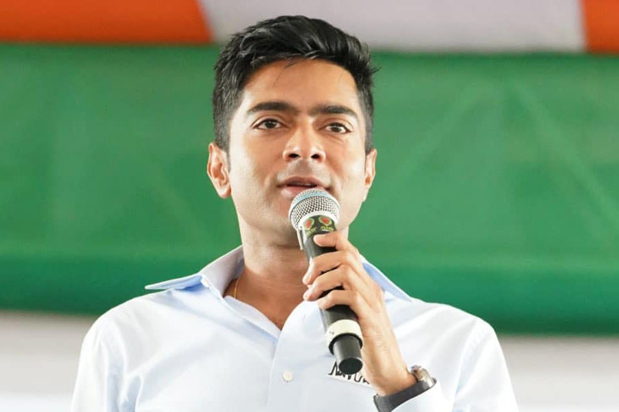 The Election Commission has started the process of intensive revision (SIR) of the voter list in Bengal along with 11 other states of the country since last Tuesday